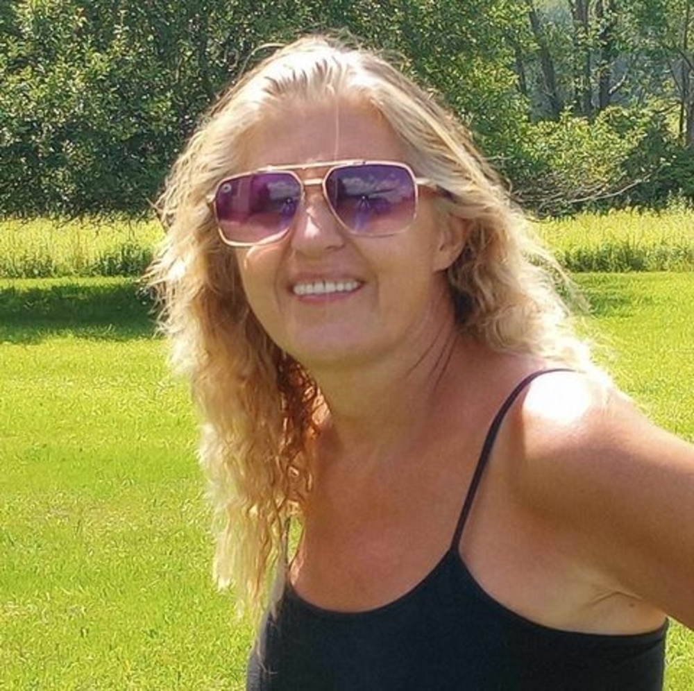 Meet your Posher, Debbie
